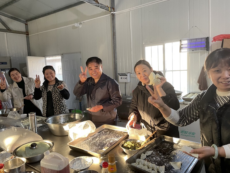 淮內(nèi)高速項目開展齊包餃子迎冬至.jpg